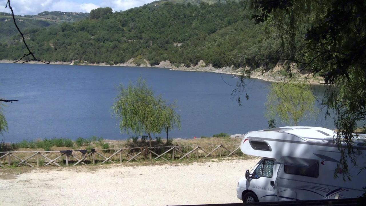 Hotel Scacco Matto Baschi Exterior foto
