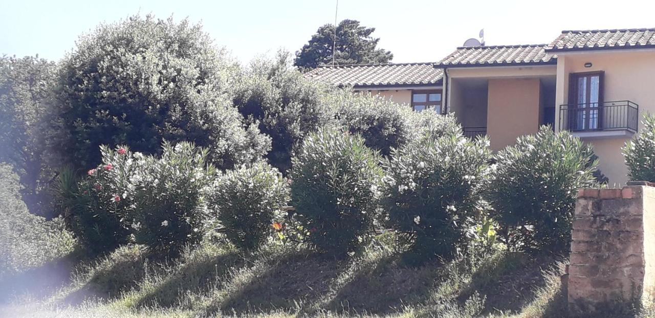 Hotel Scacco Matto Baschi Exterior foto