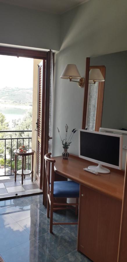 Hotel Scacco Matto Baschi Exterior foto