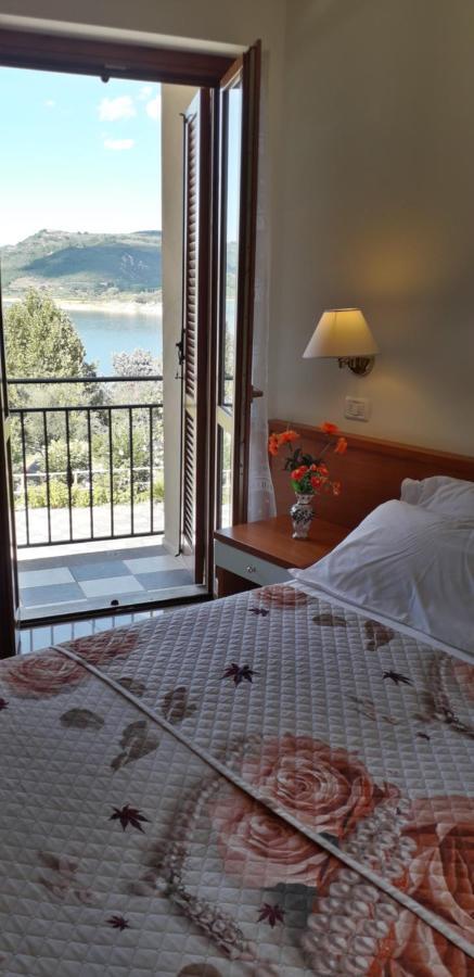Hotel Scacco Matto Baschi Exterior foto
