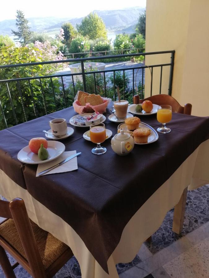 Hotel Scacco Matto Baschi Exterior foto
